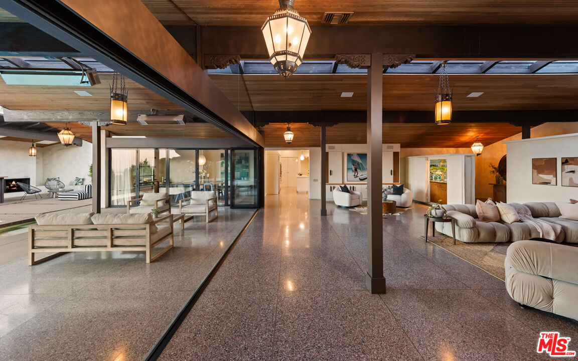 1805 Westridge Road Los Angeles, CA 90049 - Photo 6 of 24