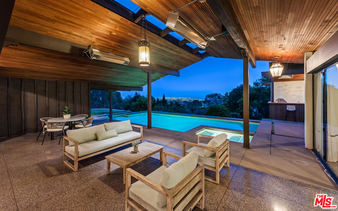 1805 Westridge Road Los Angeles, CA 90049 - Photo 8 of 24