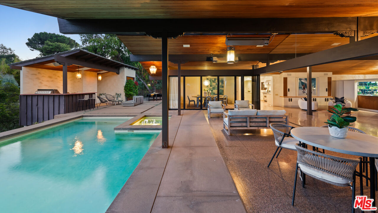 1805 Westridge Road Los Angeles, CA 90049 - Photo 9 of 24