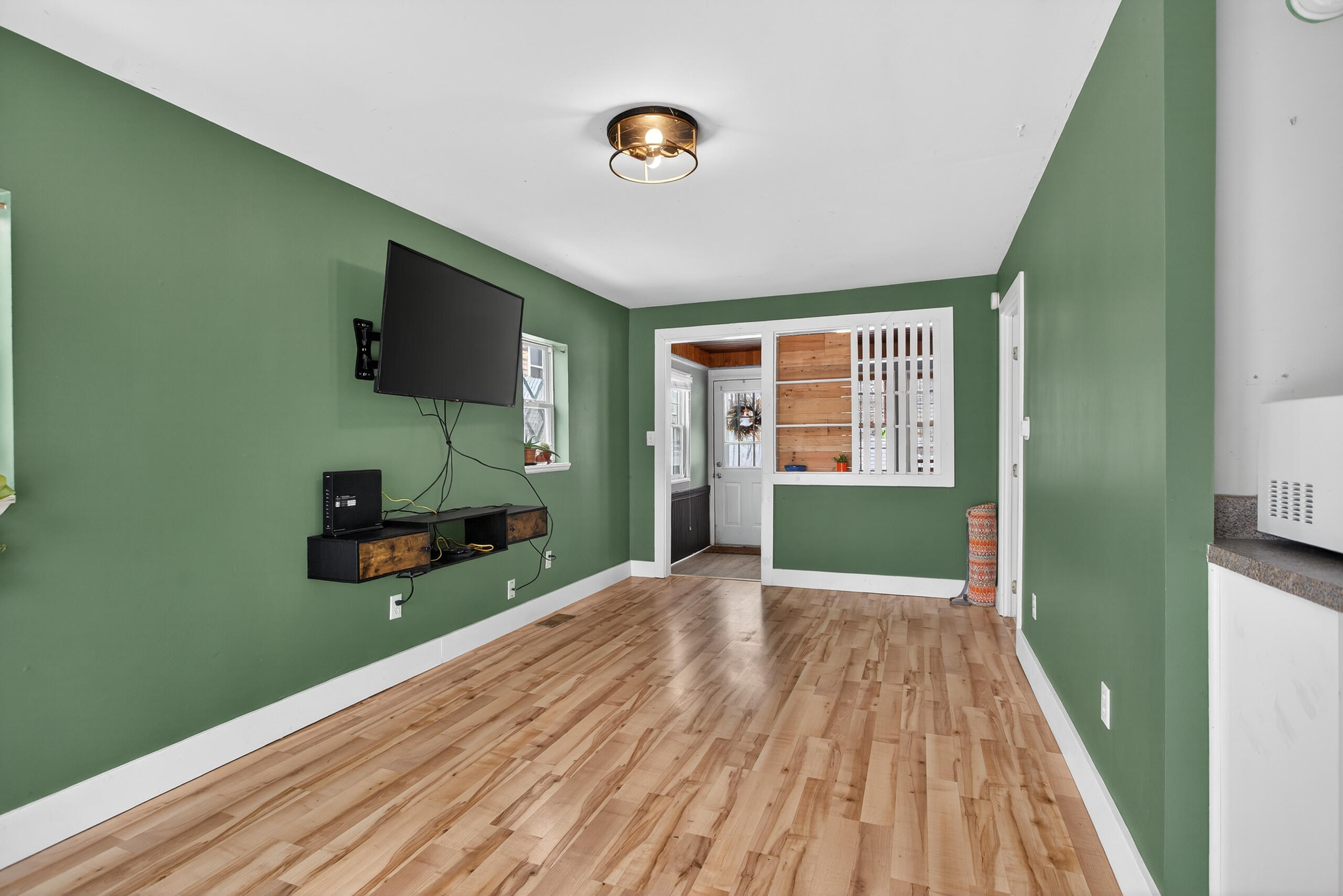 919 Lincoln Street Jackson, MI 49202 - Photo 5 of 28 006_0N0A0460