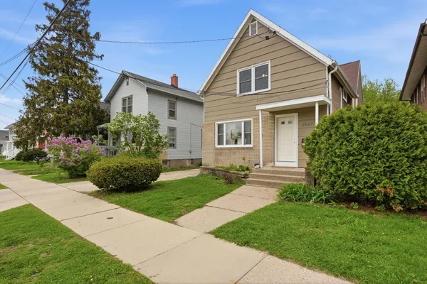 $676,000 | 2027 East Washington Avenue, Madison, WI 53704