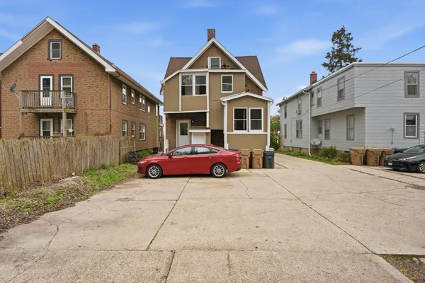 $676,000 | 2027 East Washington Avenue, Madison, WI 53704