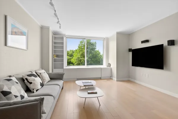 $2,380,000 | 212 Warren Street, Unit 3E | Battery Park City