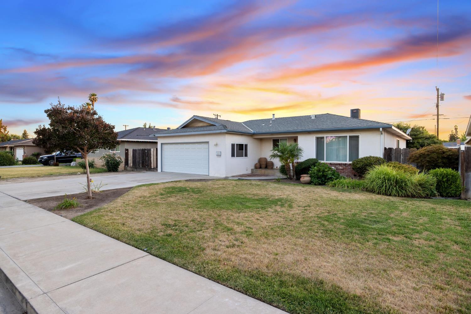1395 South Rupert Avenue Reedley, CA 93654 - Photo 1 of 45