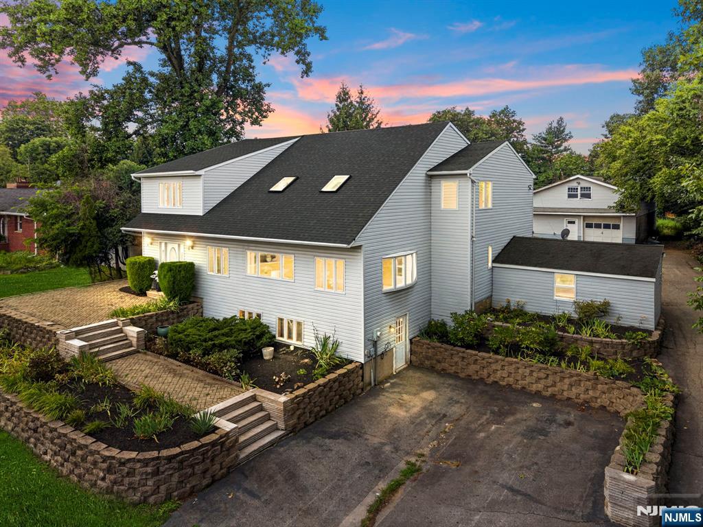 163 Oldham Road Wayne, NJ 07470 - Photo 1 of 50 Gallery Image 1
