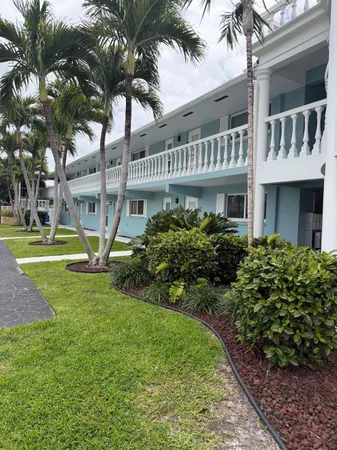 $2,100 | 1100 Pine Drive, Unit 102, Pompano Beach, FL 33060