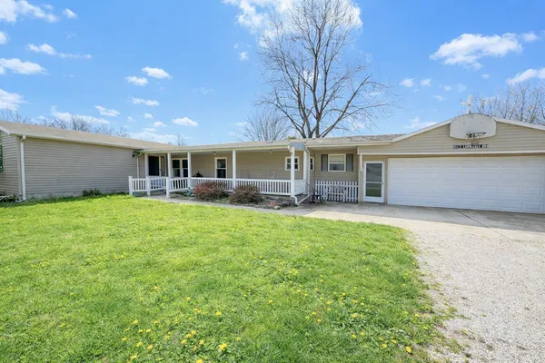 $180,000 | 2041 Mills Cart Road, Salem, IL 62881