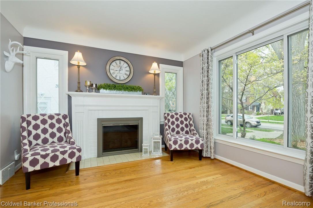 1339 Hampton Road Grosse Pointe, MI 48236 - Photo 6 of 32 592A1787-2.jpg