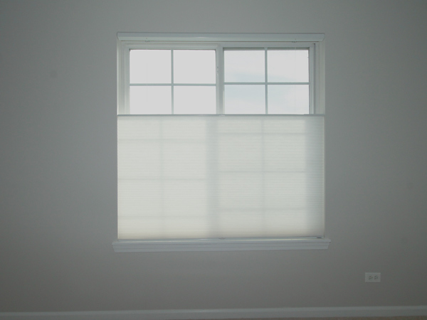 3384 Ravinia Circle Aurora, IL 60504 - Photo 14 of 24 a view of a small window