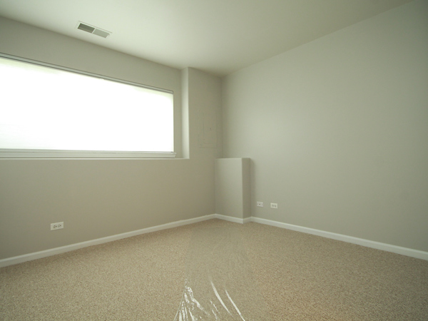 3384 Ravinia Circle Aurora, IL 60504 - Photo 20 of 24 an empty room with a window