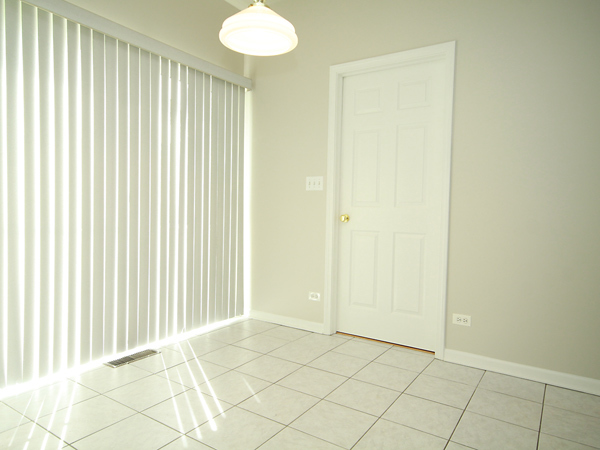 3384 Ravinia Circle Aurora, IL 60504 - Photo 7 of 24 a view of a room with window