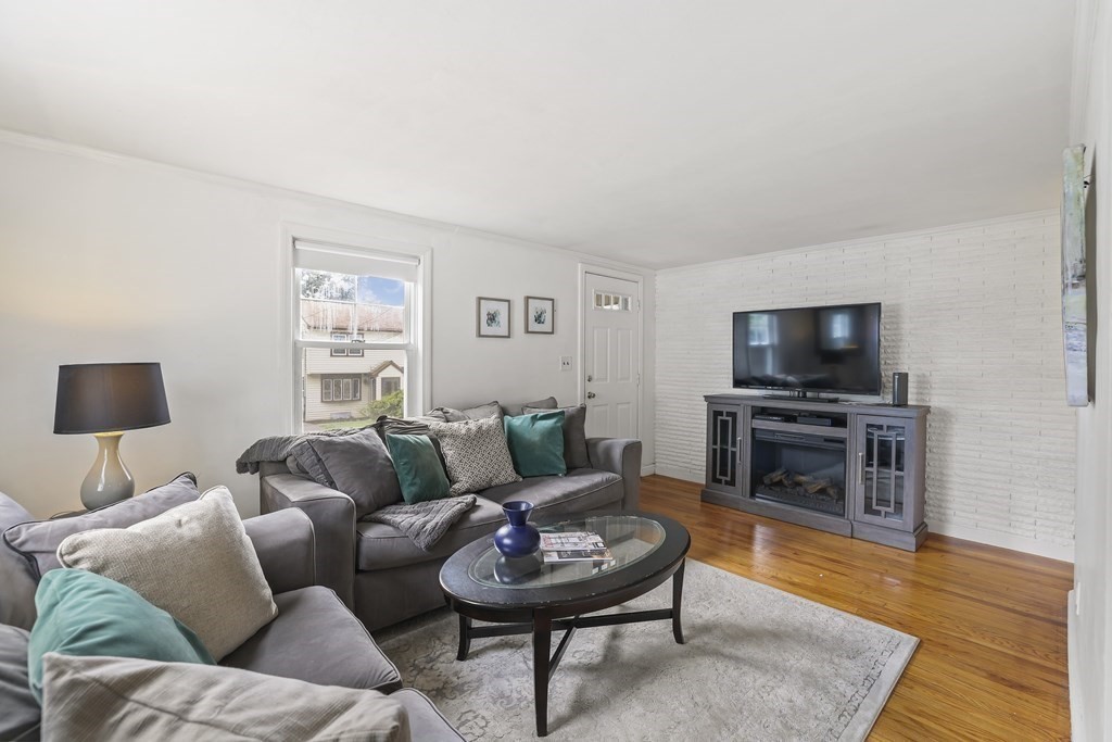 30 Grassmere Road Boston, MA 02136 - Photo 4 of 22