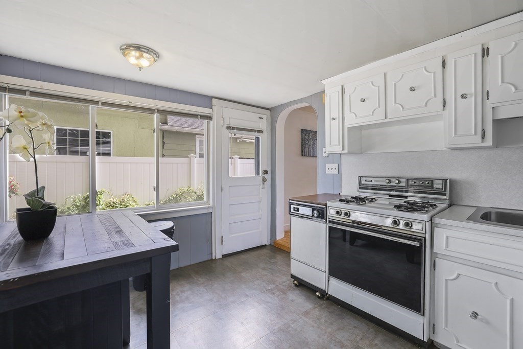 30 Grassmere Road Boston, MA 02136 - Photo 9 of 22