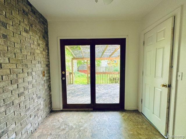 636 East Kennett Road Pontiac, MI 48340 - Photo 12 of 27 Gallery Image 12