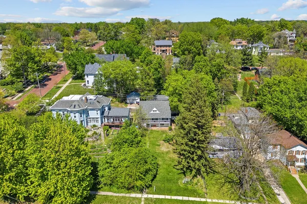 $289,000 | 1316 East 9th Street, Davenport, IA 52803