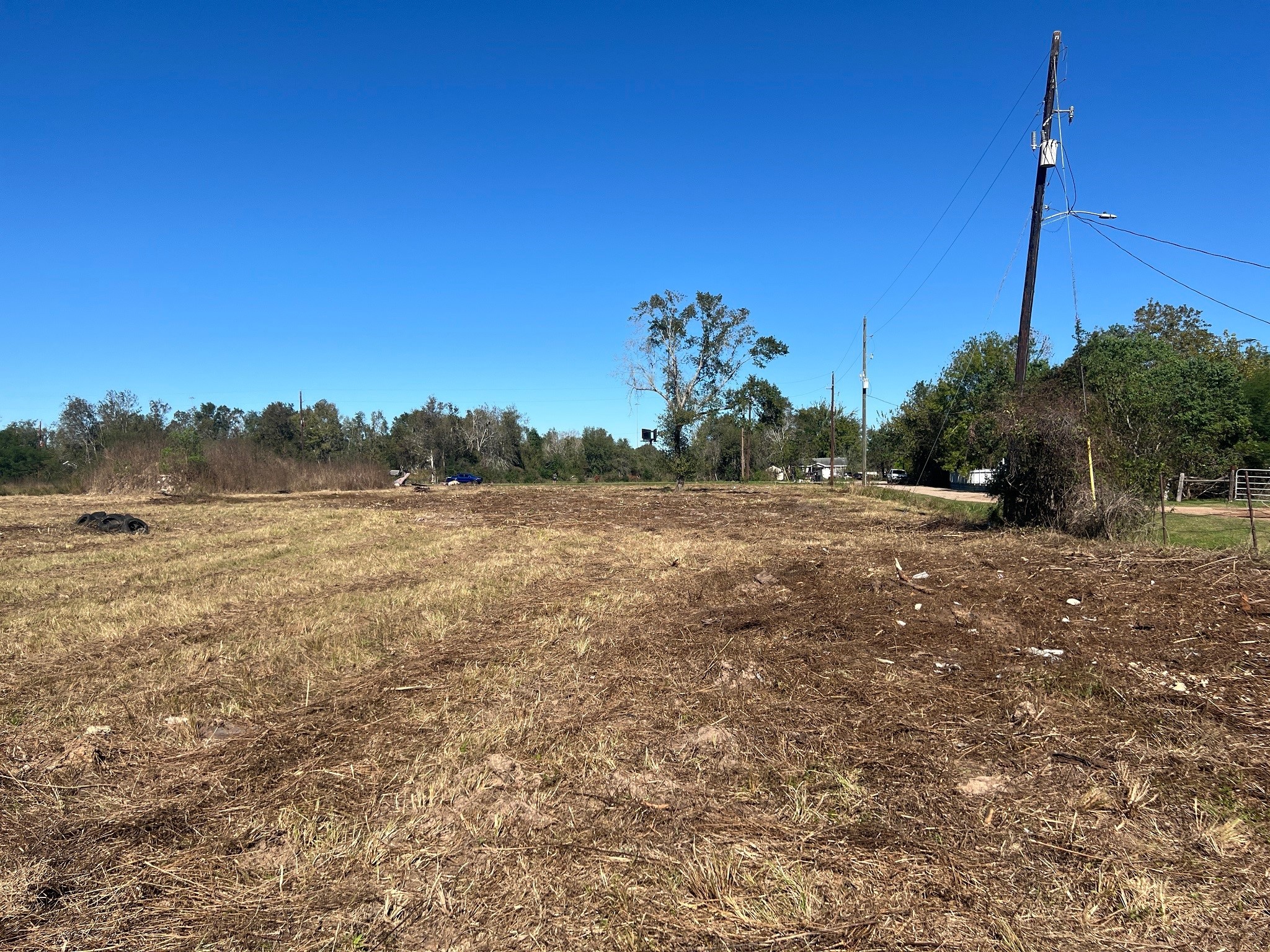 3607 12th Street Brookshire, TX 77423 - Photo 6 of 27 a view of a field with an ocean