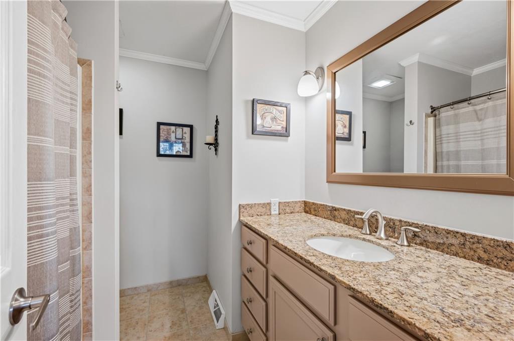 17 Greenwood Road Pittsburgh, PA 15221 - Photo 25 of 38