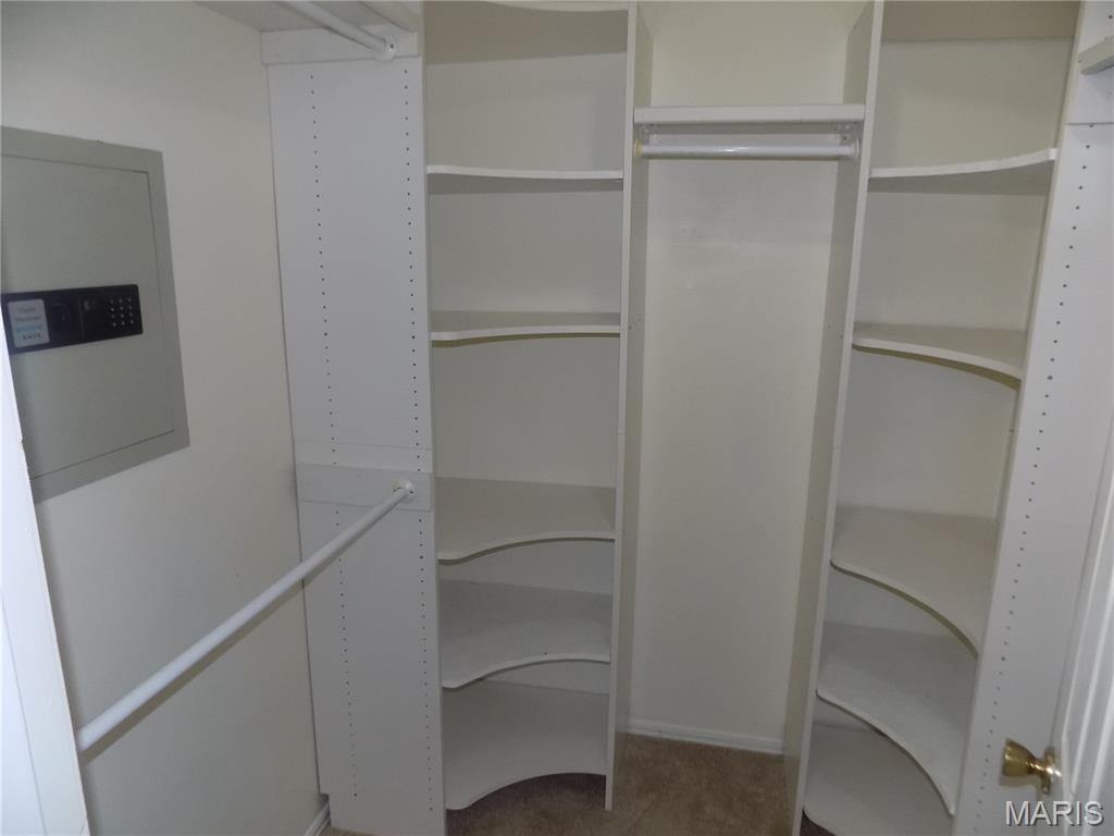 1275 White Road Chesterfield, MO 63017 - Photo 13 of 33