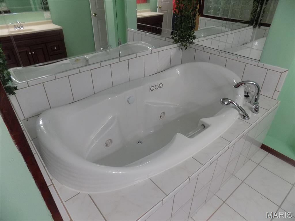 1275 White Road Chesterfield, MO 63017 - Photo 27 of 33