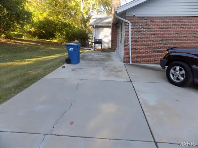 $515,000 | 1275 White Road, Chesterfield, MO 63017