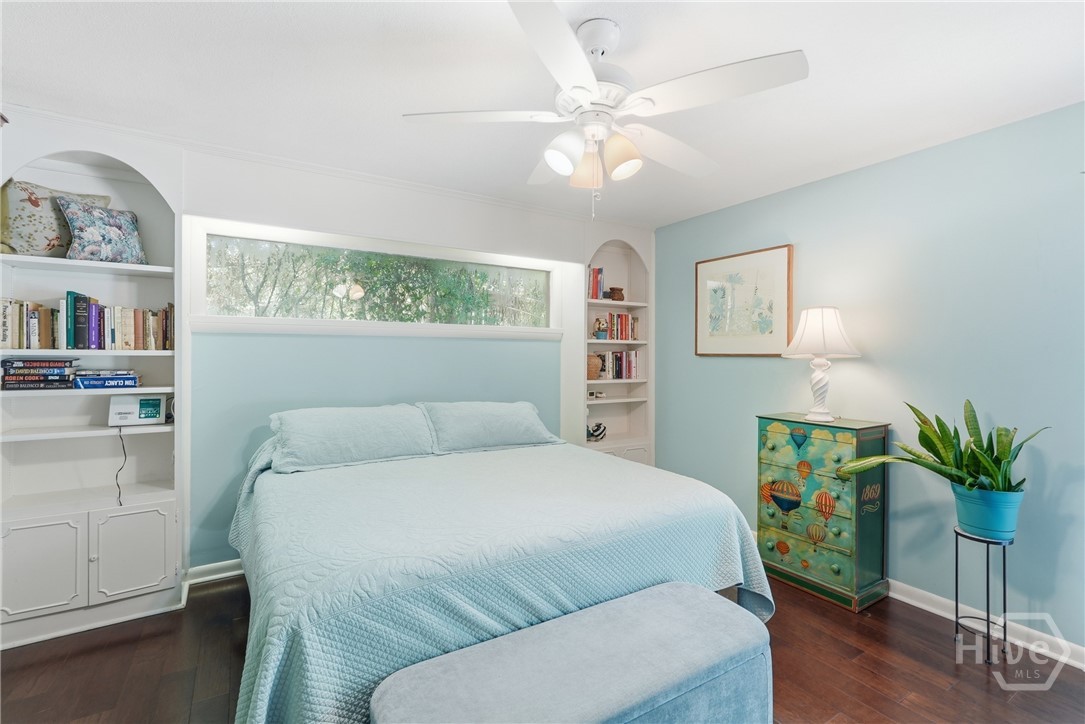 207 Devonshire Road Savannah, GA 31410 - Photo 21 of 59 Light filled with built ins.