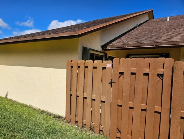 $2,050 | 503 Springdale Circle, Unit 50C, Palm Springs, FL 33461