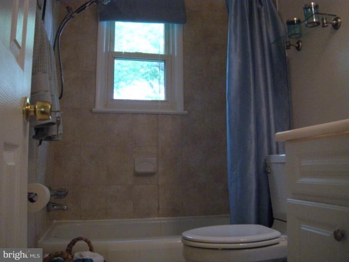 6008 Jamestown Road Hyattsville, MD 20782 - Photo 11 of 19 Bath