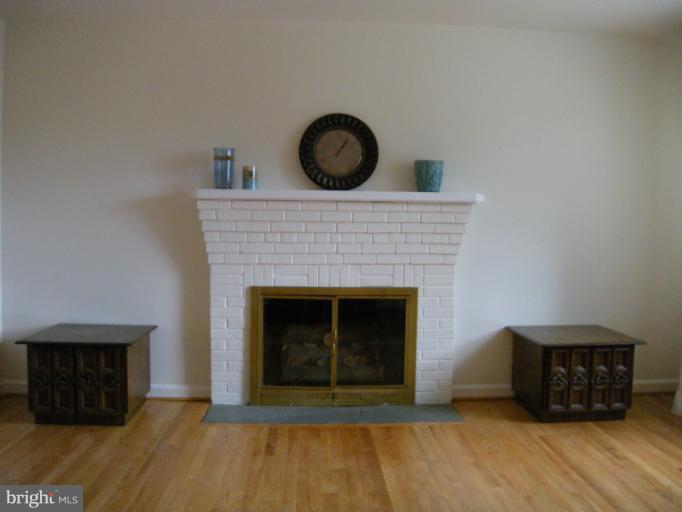 6008 Jamestown Road Hyattsville, MD 20782 - Photo 13 of 19 Living Room