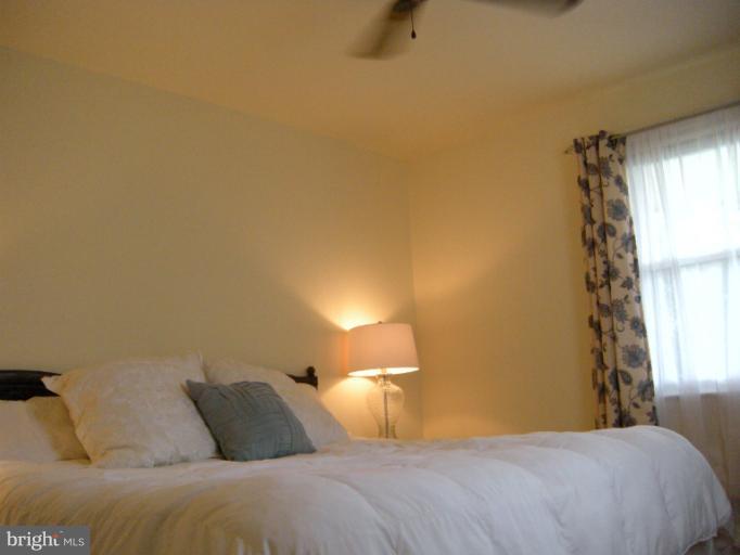 6008 Jamestown Road Hyattsville, MD 20782 - Photo 9 of 19 Bedroom (Master)
