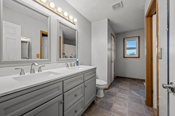 $349,900 | 52 North Hickory Street, Cortland, IL 60112