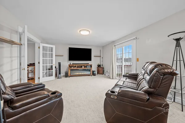 $349,900 | 52 North Hickory Street, Cortland, IL 60112