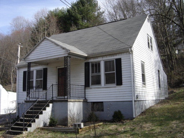 666 Lorton Lick Road Bluefield, WV 24701 - Photo 1 of 1 Gallery Image 1