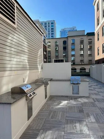 $2,933 | 1 A Atlantic Street, Unit 702, Stamford, CT 06901