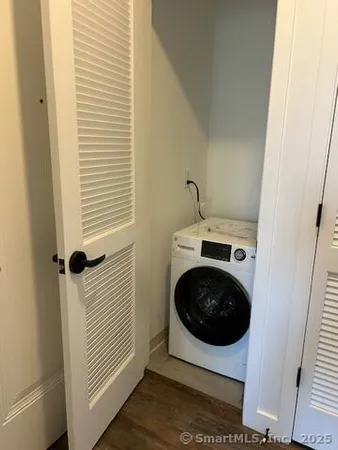 $2,933 | 1 A Atlantic Street, Unit 702, Stamford, CT 06901