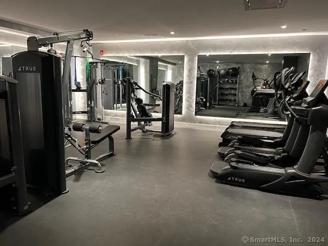 $2,933 | 1 A Atlantic Street, Unit 702, Stamford, CT 06901