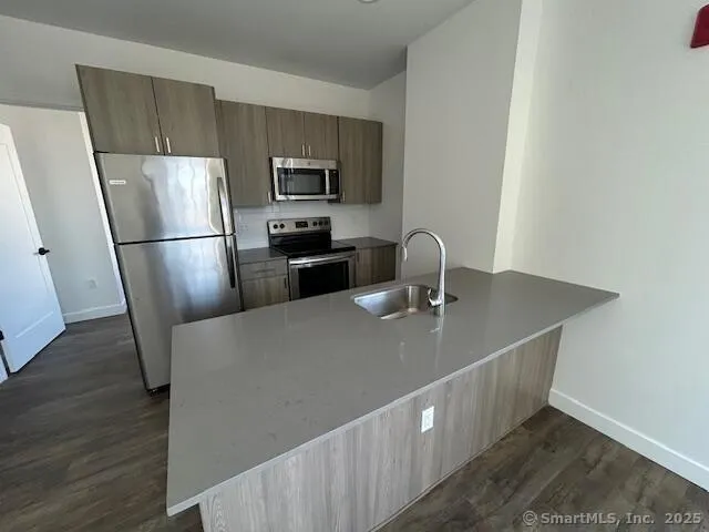 $2,933 | 1 A Atlantic Street, Unit 702, Stamford, CT 06901