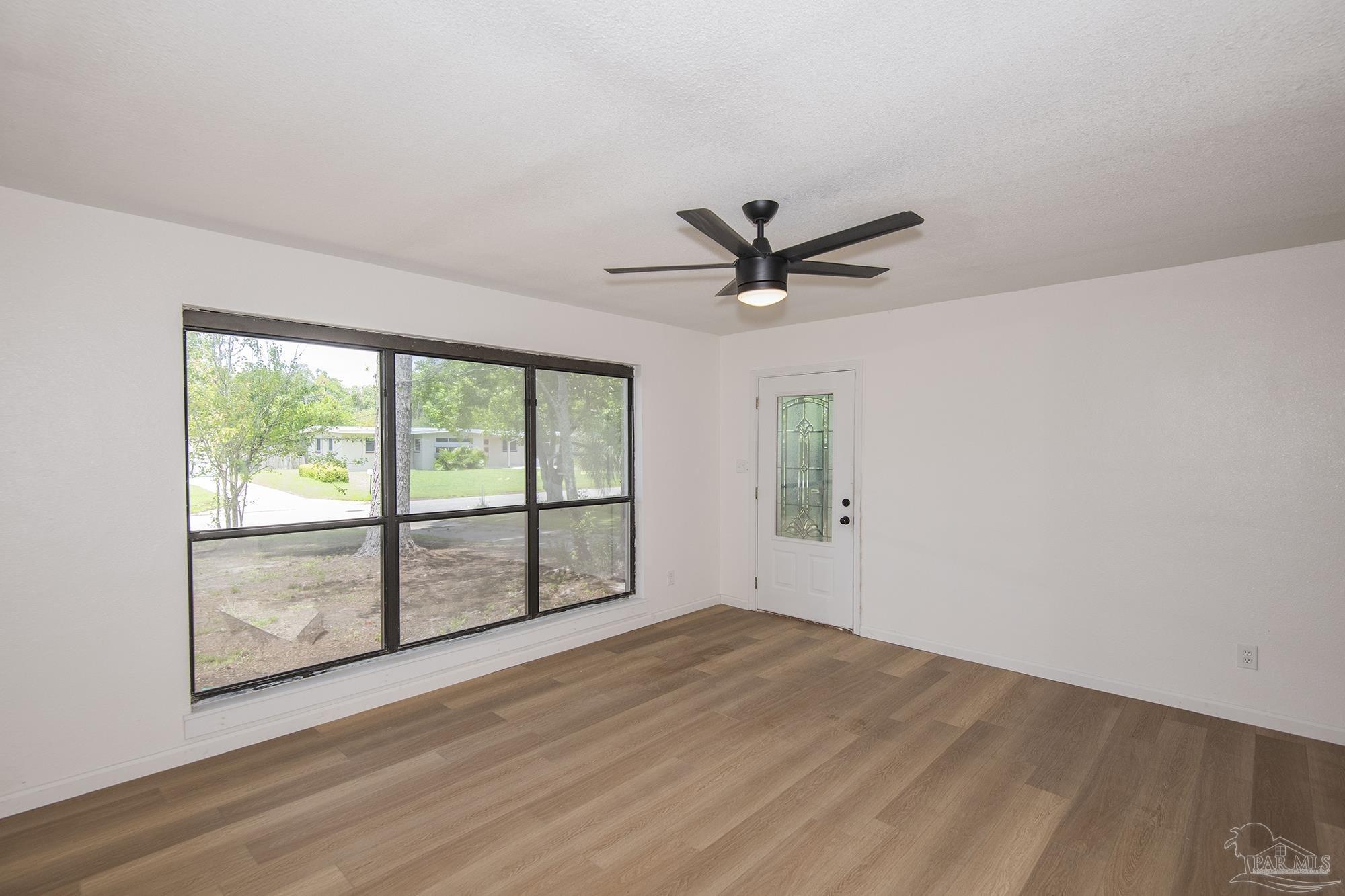 60 Stanford Road Pensacola, FL 32506 - Photo 8 of 32