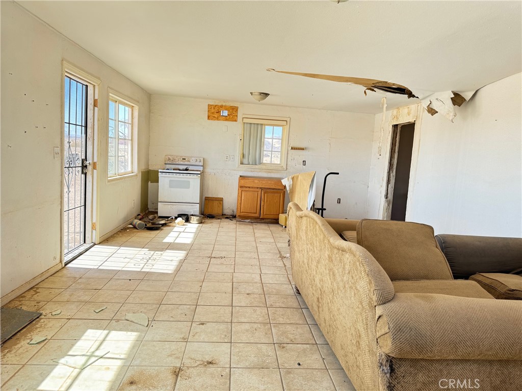 81118 Screech Owl Road Twentynine Palms, CA 92277 - Photo 2 of 6