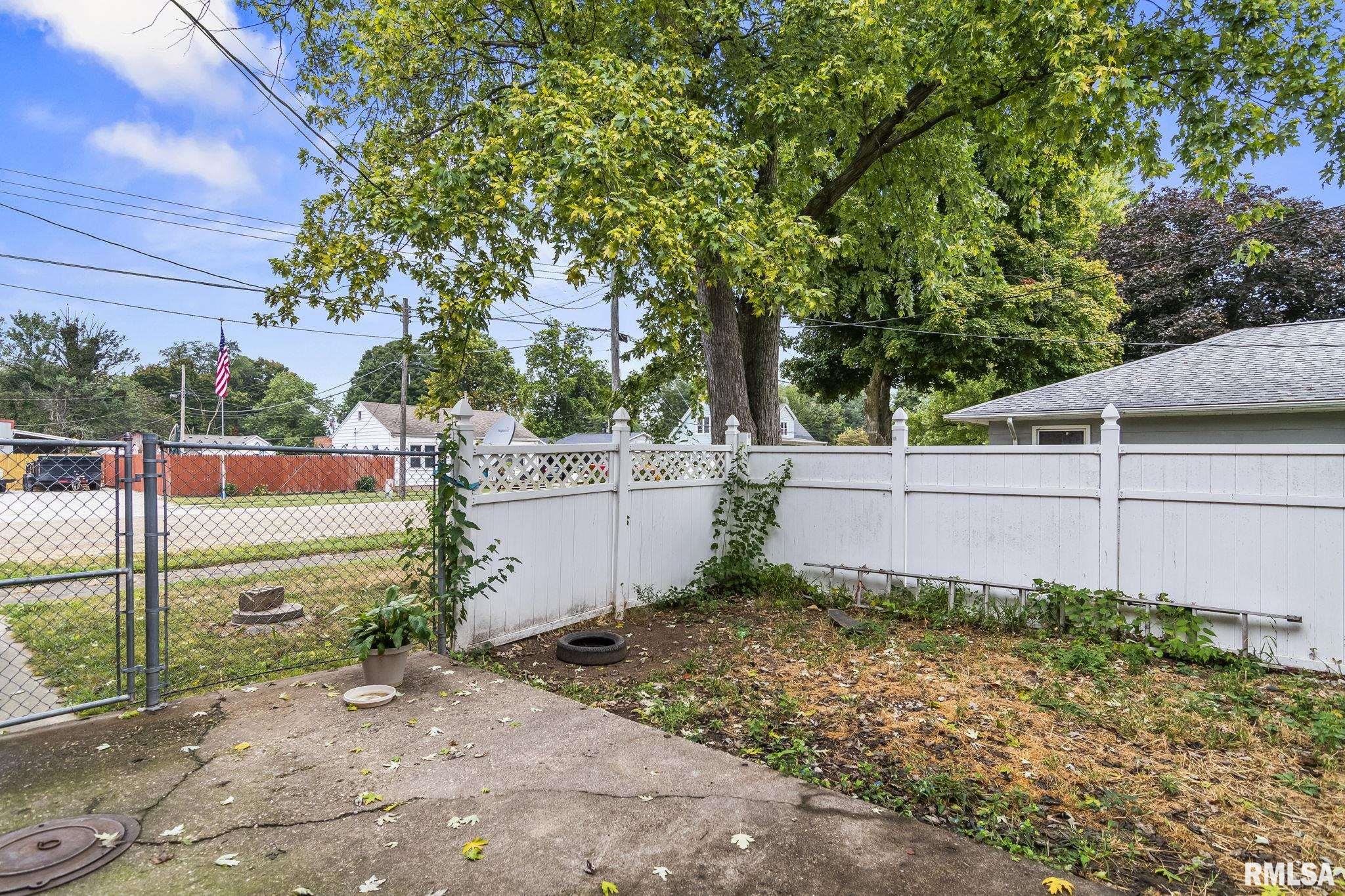 102 Main Street Tallula, IL 62688 - Photo 15 of 24