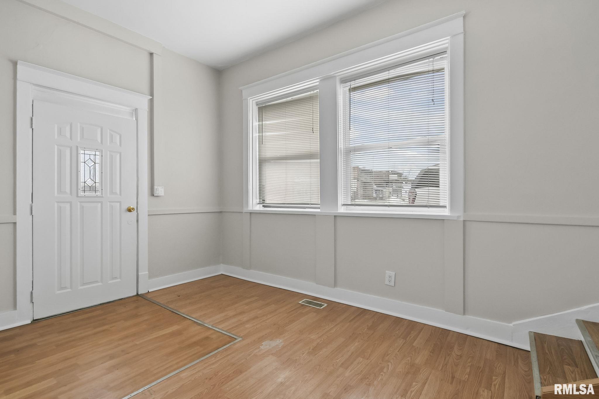 102 Main Street Tallula, IL 62688 - Photo 7 of 24