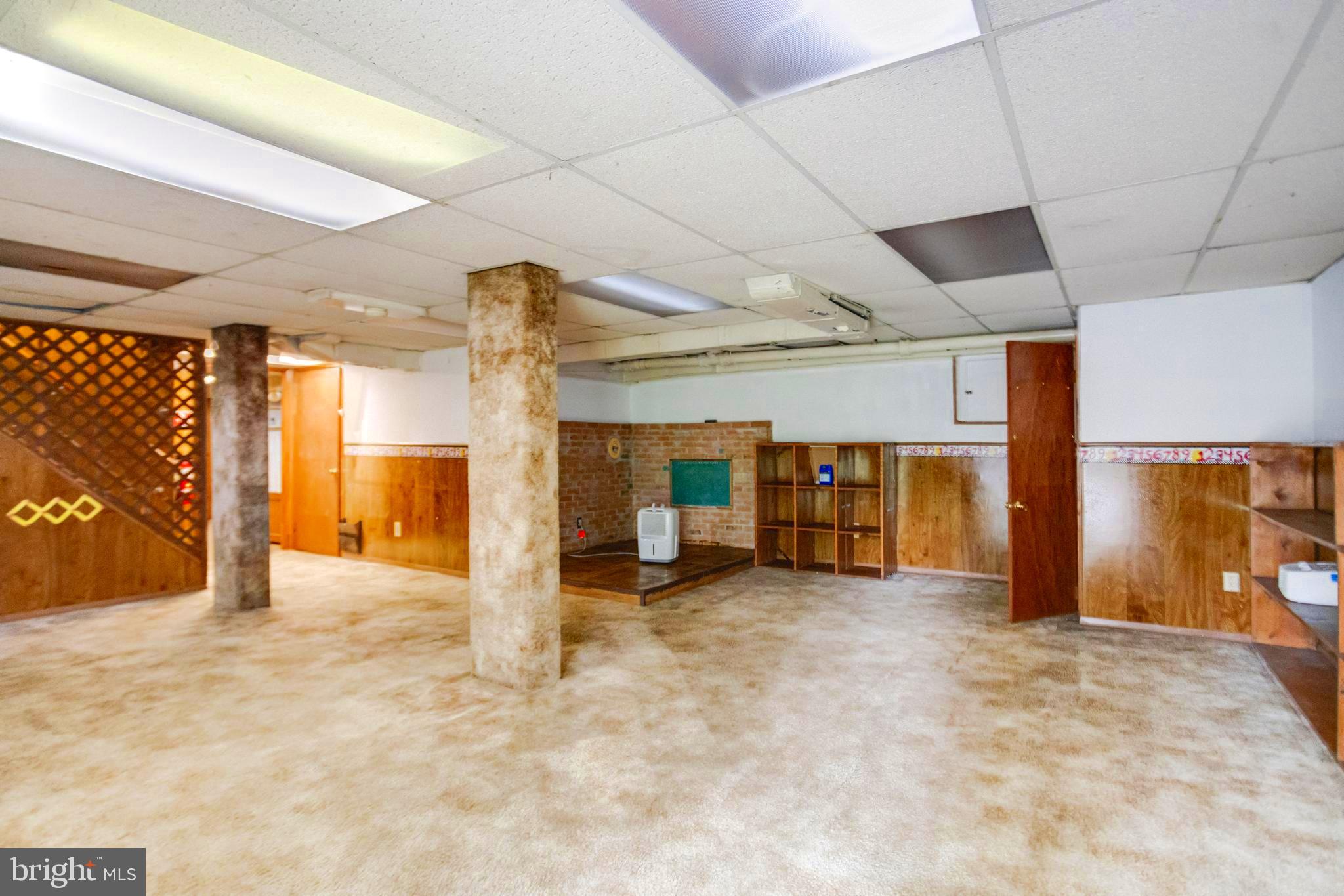 1405 Pomeroy Avenue Abingdon, MD 21009 - Photo 30 of 60 a view of a hallway with a large mirror