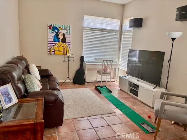 $3,500 | 10718 Independence Court, Redlands, CA 92374