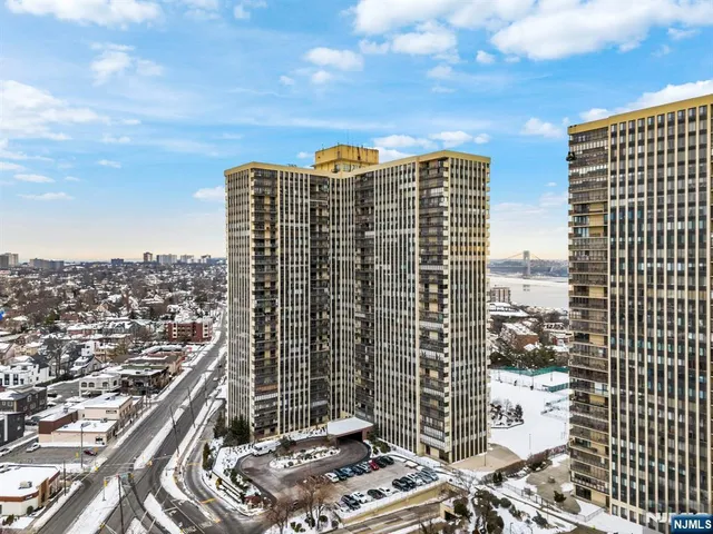 $458,000 | 300 Winston Drive, Unit 2220, Cliffside Park, NJ 07010