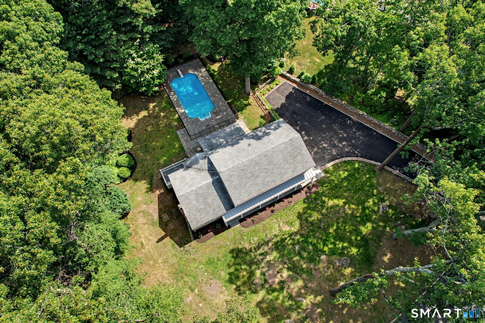8 Live Oak Road Norwalk, CT 06851 - Photo 9 of 40