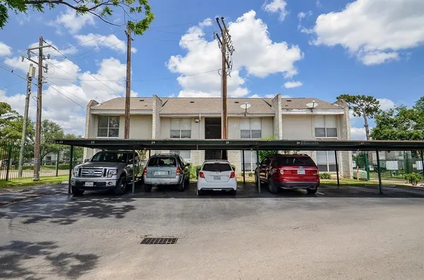 $105,000 | 1950 Spenwick Drive, Unit 302, Houston, TX 77055
