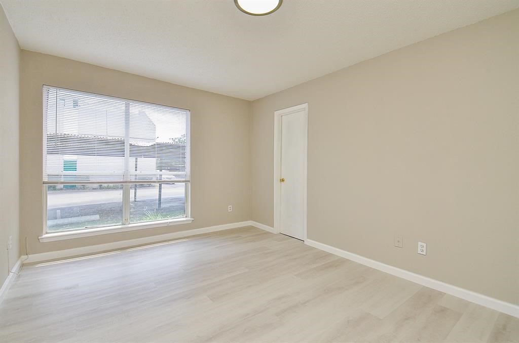 1950 Spenwick Drive, Unit 302 Houston, TX 77055 - Photo 11 of 15