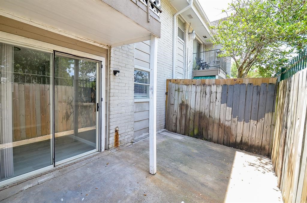1950 Spenwick Drive, Unit 302 Houston, TX 77055 - Photo 15 of 15