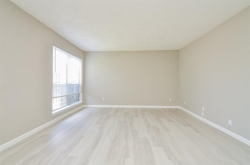 1950 Spenwick Drive, Unit 302 Houston, TX 77055 - Photo 9 of 15