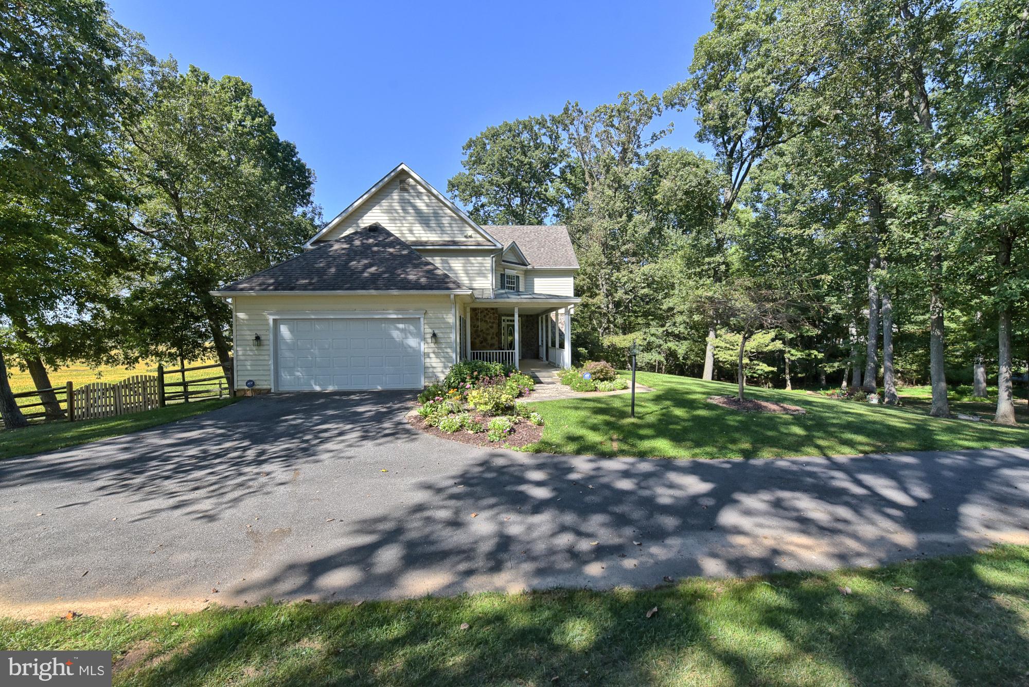 21416 Peach Tree Road Dickerson, MD 20842 - Photo 11 of 76 Large turnaround area, 2-car garage, big parking