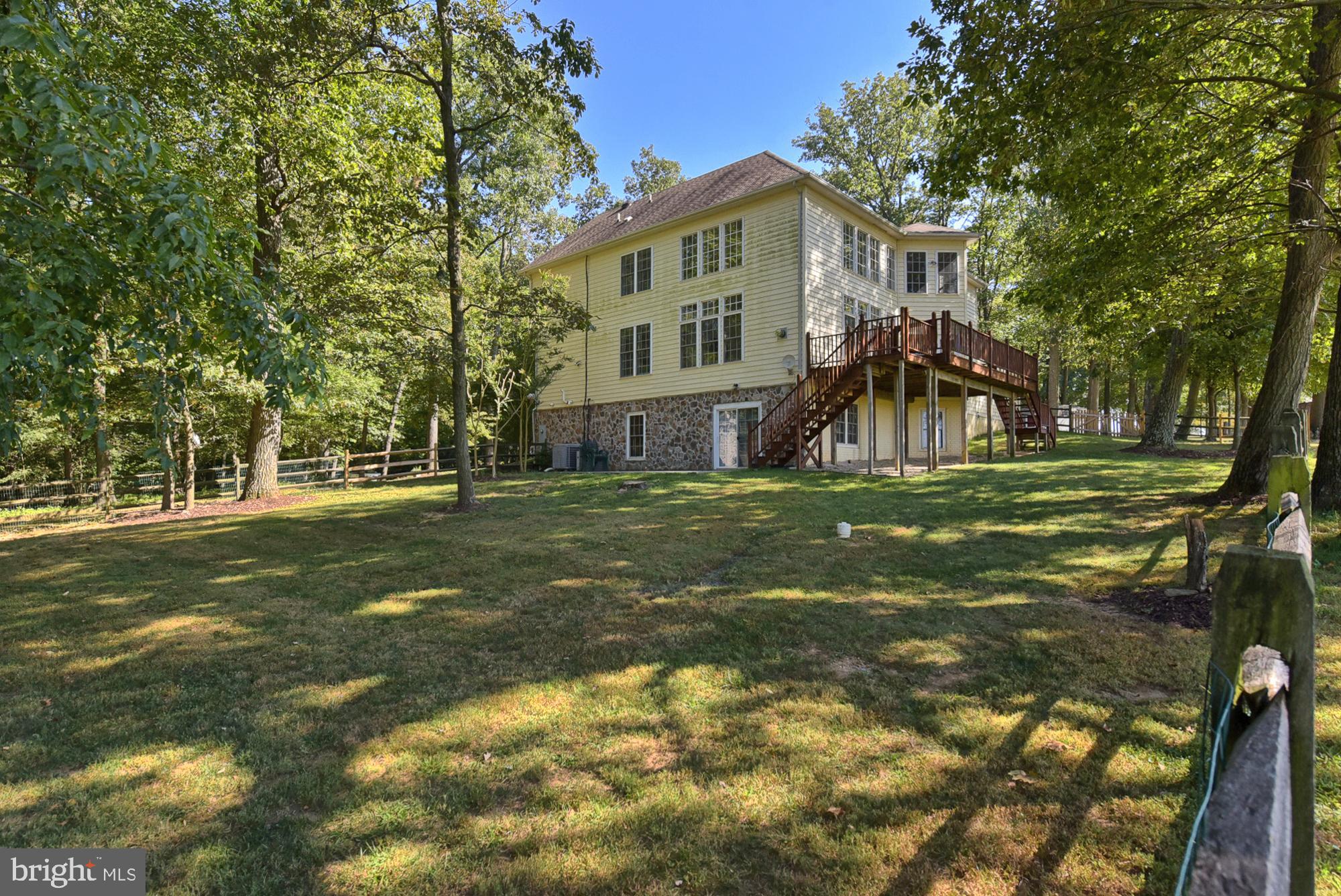21416 Peach Tree Road Dickerson, MD 20842 - Photo 15 of 76 Keep the kids and the dogs in once place